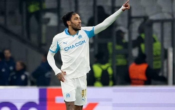 Aubameyang lại gieo sầu cho Newcastle.