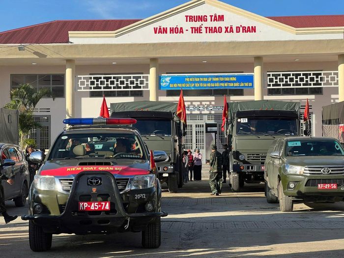 Đoàn xe của Sư đoàn 302 đưa cán bộ, chiến sĩ trở về đơn vị