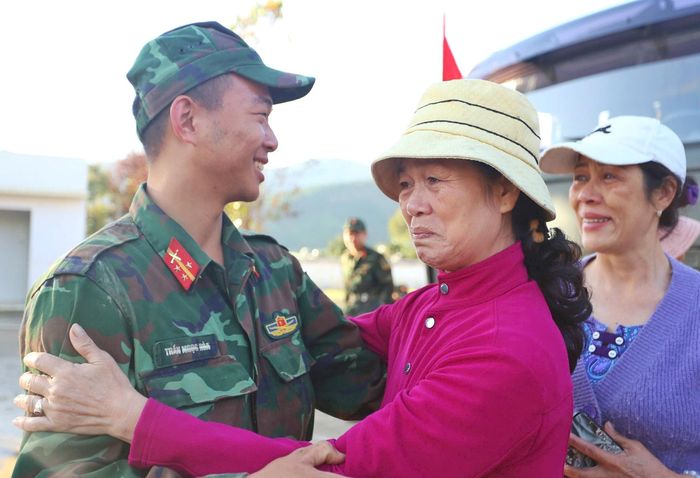 Phút giây lưu luyến không muốn rời