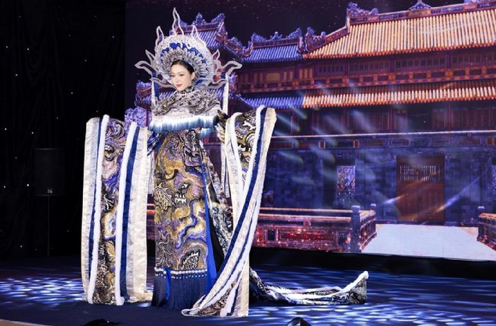 Kiều Duy trong trang phục văn hóa dân tộc mang tên Cửu long ẩn vân. Ảnh: FBNV