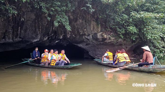 Khu vực cửa vào hang Bụt.