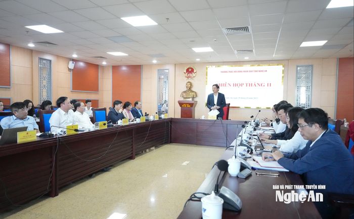 Quang cảnh phiên họp. Ảnh: Mai Hoa