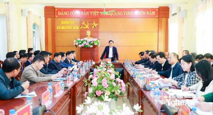 Quang cảnh buổi làm việc. Ảnh: Thành Duy