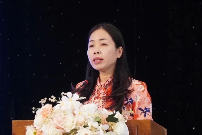  Phó Cục trưởng Cục Bổ trợ tư pháp (Bộ Tư pháp) Đặng Kim Hoa đưa ra những thông tin tại buổi hội thảo. Ảnh: VŨ HỘI 
