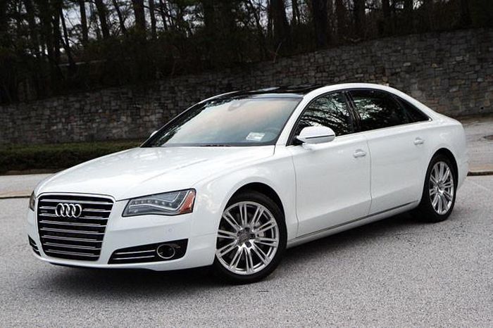 Chiếc xe 5,6 tỷ này là một trong những mẫu sang trọng thuộc bộ sưu tập Audi đắt giá của Thủy Tiên.