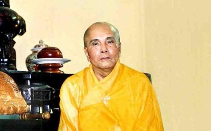 Có lắm người nghĩ “tự xưng hay tỏ ra mình là Phật tử” thì sợ bị người công kích. Nhưng người công kích ấy nếu là người ngoài, đối lập với tín ngưỡng chúng ta, thì họ càng công kích càng tỏ cái phải của đạo pháp ta tín ngưỡng. Ta hãy liên tưởng sự khinh chê của con chim sâu đối với con đại bàng.