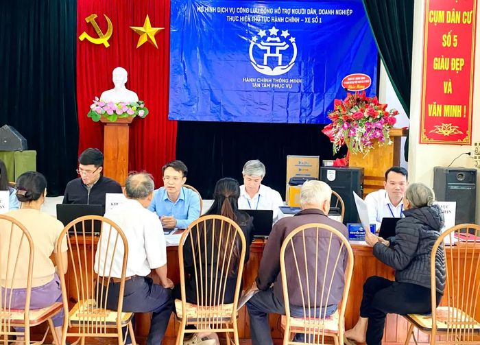 Mô hình dịch vụ công lưu động do Trung tâm Phục vụ hành chính công TP triển khai, hướng đến mục tiêu giúp người dân tiếp cận thủ tục hành chính ngay tại khu vực sinh sống, tăng hiệu quả và sự hài lòng trong quá trình giải quyết hồ sơ