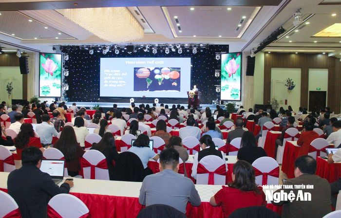 Ban Tuyên giáo và Dân vận Tỉnh ủy Nghệ An tổ chức Hội nghị tập huấn công tác đối ngoại năm 2025. Ảnh: Mai Hoa