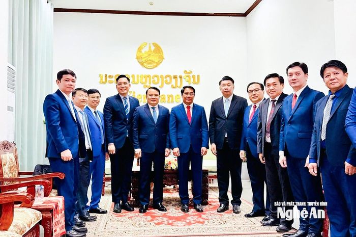 Đoàn công tác của tỉnh Nghệ An có hoạt động ngoại giao tại chính quyền Thủ đô Viêng Chăn, nước Cộng hòa dân chủ nhân dân Lào. Ảnh: CSCC
