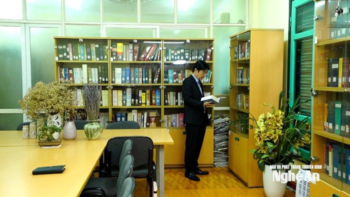 PGS.TS Nguyễn Đăng Điệp đã xác lập một lối đi riêng trên con đường nghiên cứu lý luận phê bình văn học. Ảnh cắt từ clip: Đình Tuấn