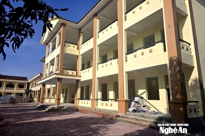 Dự án dãy nhà 3 tầng ở Trường THCS Nghi Thái. Ảnh: Tiến Hùng