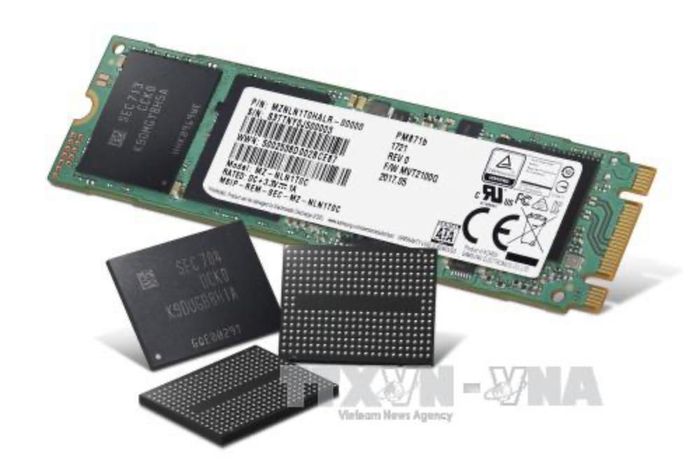 Sản phẩm chip nhớ của Samsung. Ảnh: Yonhap/TTXVN