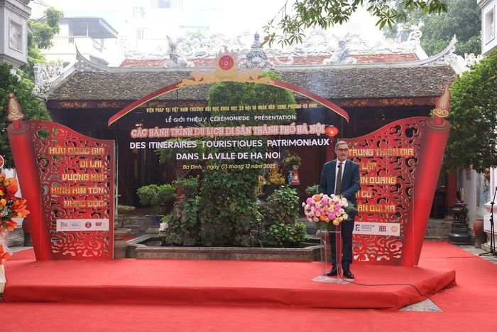 Ngài Olivier Brochet, Đại sứ Pháp tại Việt Nam, chia sẻ tại buổi giới thiệu