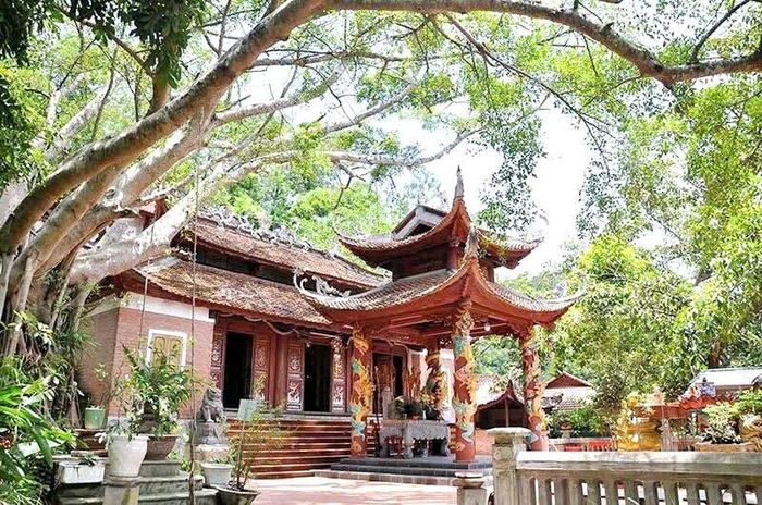 Một góc đền Cặp Tiên thuộc quần thể đền Cửa Ông - Cặp Tiên - Di tích lịch sử quốc gia đặc biệt. Ảnh: In ternet.
