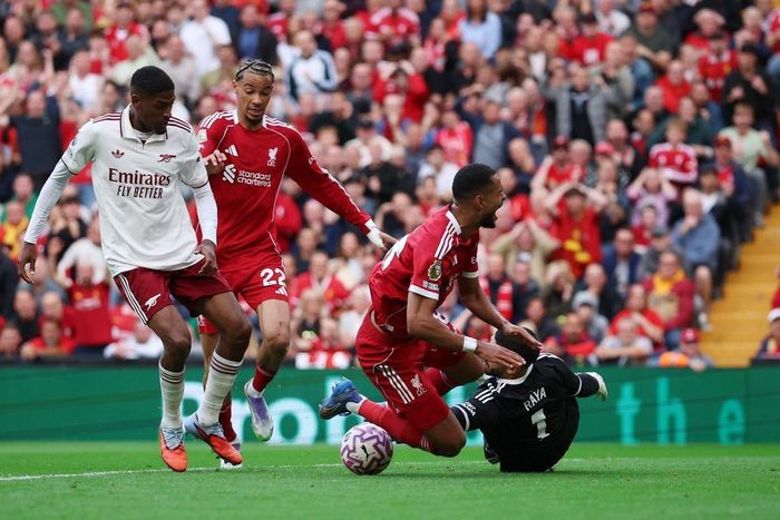Cầu thủ trẻ người Tây Ban Nha gây ấn tượng trong trận đấu với Liverpool đầu mùa