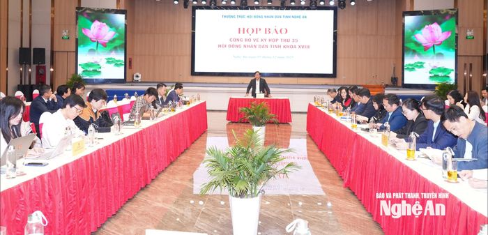 Quang cảnh cuộc họp báo. Ảnh: TL