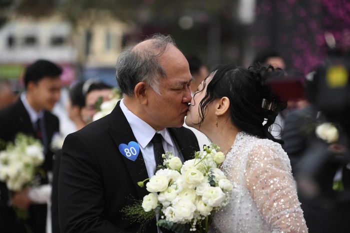 Những nụ hôn đặc biệt. Ảnh: Phạm Sỹ.