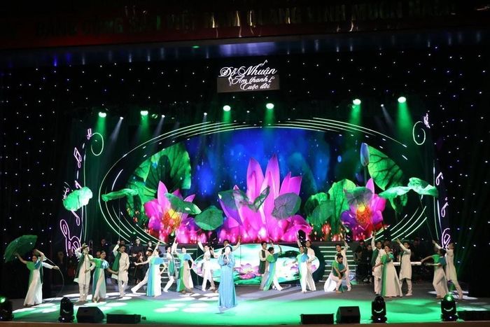 Thông qua các tiết mục đặc sắc, chương trình nghệ thuật đã khắc họa những dấu mốc quan trọng trong sự nghiệp sáng tác của nhạc sĩ Đỗ Nhuận