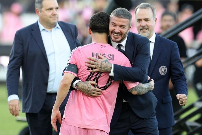  Mọi thứ tiếp tục thăng hoa khi Beckham kéo cả văn hóa giải trí vào hình ảnh CLB. 