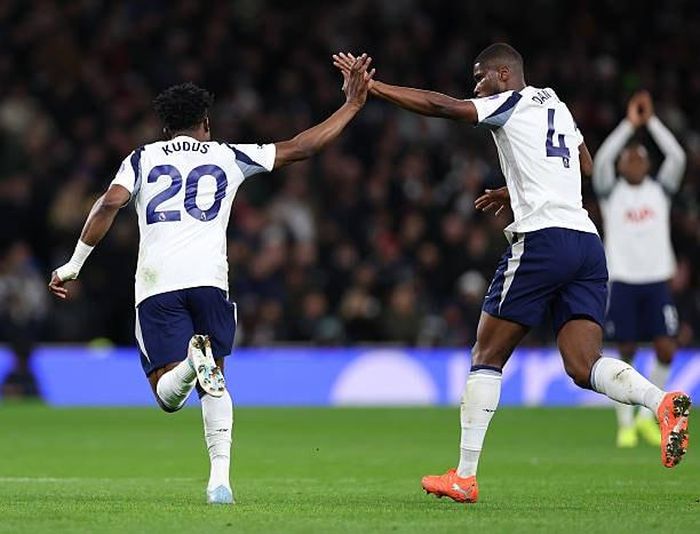 Sân nhà là lợi thế lớn của Spurs.