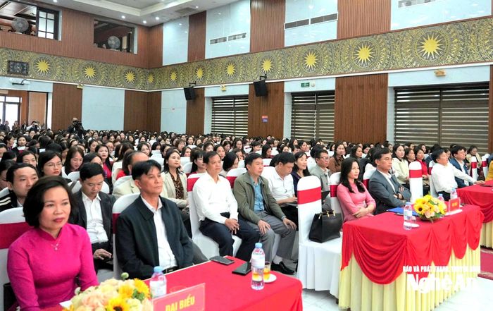 Các đại biểu tham dự lễ khai mạc. Ảnh: Mỹ Hà