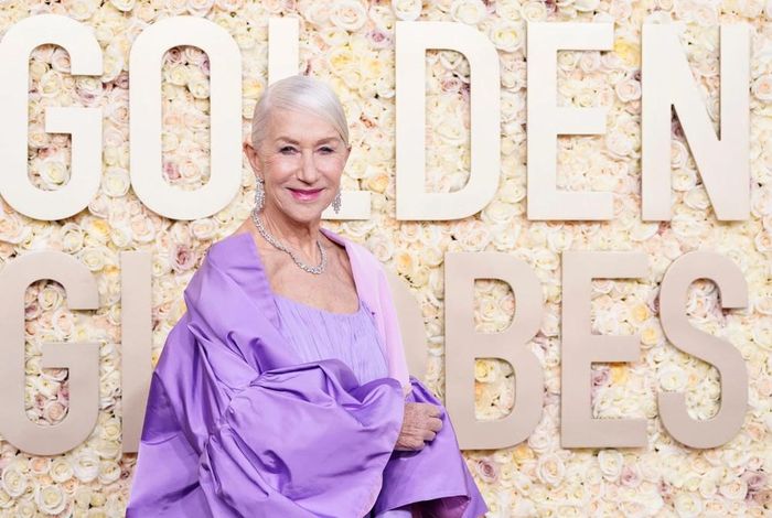 Nữ diễn viên gạo cội Helen Mirren nhận giải Cecil B. DeMille hôm 8/1
