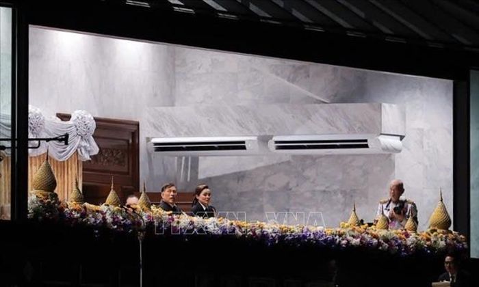Nhà vua Thái Lan Maha Vajiralongkorn Phra Vajiraklaochaoyuhua cùng Hoàng hậu tới dự lễ khai mạc SEA Games 33. Ảnh: Minh Quyết - PV TTXVN từ Thái Lan