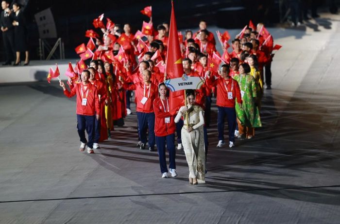 Đoàn Thể thao Việt Nam diễu hành trong Lễ khai mạc SEA Games 33. ẢNH: Đoàn TTVN