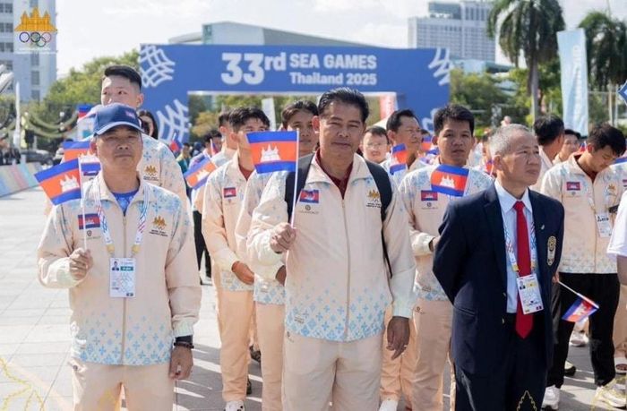 Đoàn Thể thao Campuchia ở buổi Lễ thượng cờ hôm 9/12 (Ảnh: BTC)
