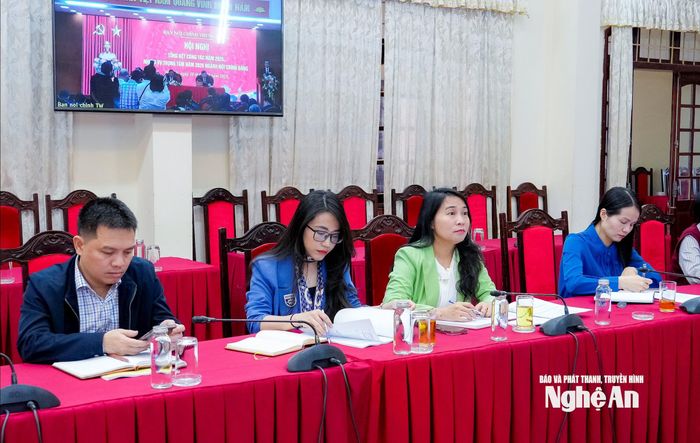 Các đại biểu tham dự hội nghị tại điểm cầu tỉnh Nghệ An. Ảnh: Phạm Bằng