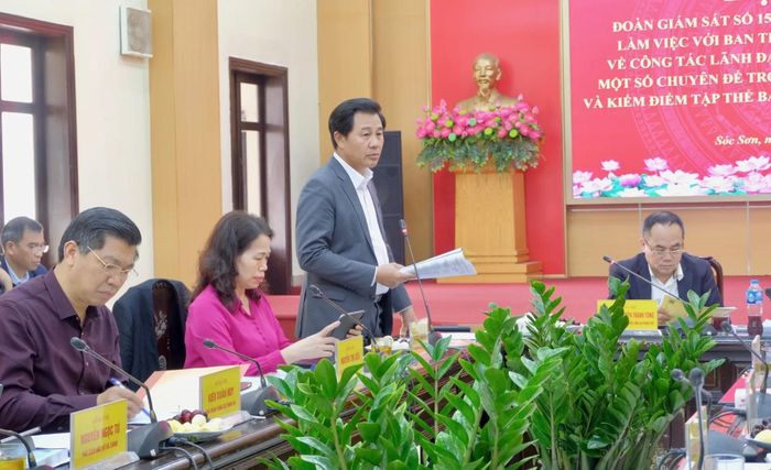 Giám đốc Sở Nông nghiệp và Môi trường Hà Nội Nguyễn Xuân Đại nêu ý kiến tại cuộc làm việc. Ảnh: Tùng Trọng
