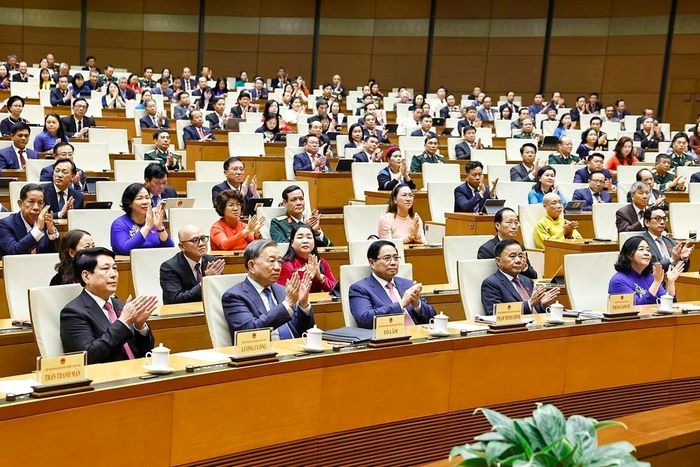Tổng Bí thư Tô Lâm cùng các đồng chí lãnh đạo, nguyên lãnh đạo Đảng, Nhà nước và đại biểu dự bế mạc kỳ họp. Ảnh: Doãn Tấn - TTXVN