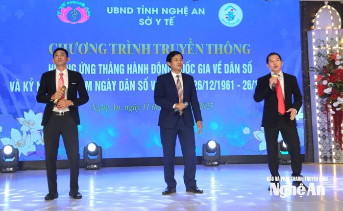 Chương trình có sự tham gia của những người làm công tác dân số đến từ nhiều xã, phường trên toàn tỉnh. Ảnh: Mỹ Hà