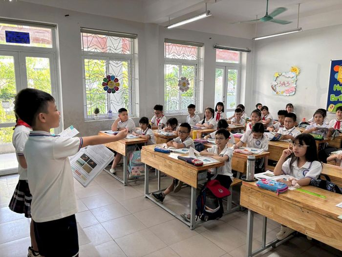 Tại Trường Tiểu học Đông Thái, hoạt động tuyên truyền về phòng, chống tác hại thuốc lá lồng ghép trong giờ học, hoạt động ngoại khóa được triển khai hiệu quả. Ảnh: Nguyễn Lan