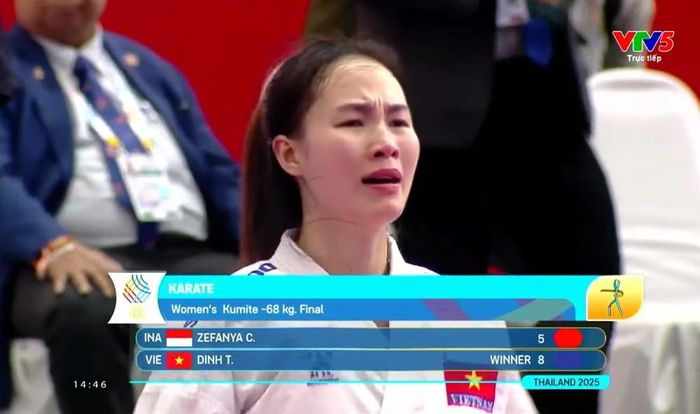 Đinh Thị Hương vỡ òa cảm xúc khi giành HCV
