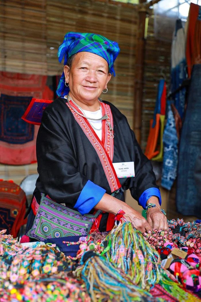 Người Mông hoa (Điện Biên). Ảnh: Khánh Hòa - TTXVN