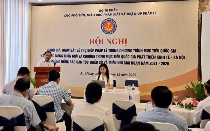 Đồng chí Trần Công Lập – Phó Giám đốc Sở Tư pháp tỉnh An Giang phát biểu tại Hội nghị.