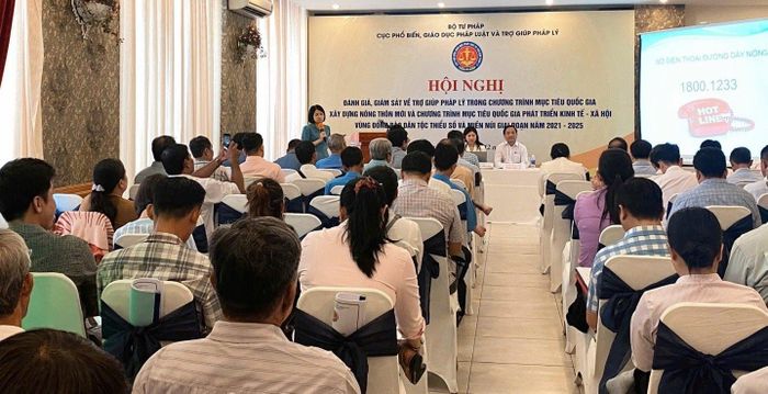 Đồng chí Lê Thị Thúy, Giám đốc Trung tâm thông tin pháp luật và hỗ trợ, TGPL (Cục PBGD&amp;TGPL).