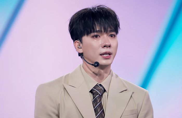 Hải Nam nghẹn ngào chia sẻ về chuyện tình cảm tại chương trình Anh trai say hi
