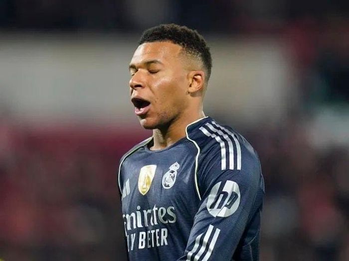 Hàng công Real Madrid đối mặt nhiều thách thức khi các trụ cột vắng mặt.