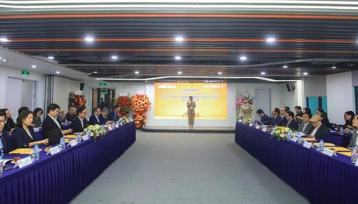 Toàn cảnh diễn đàn.