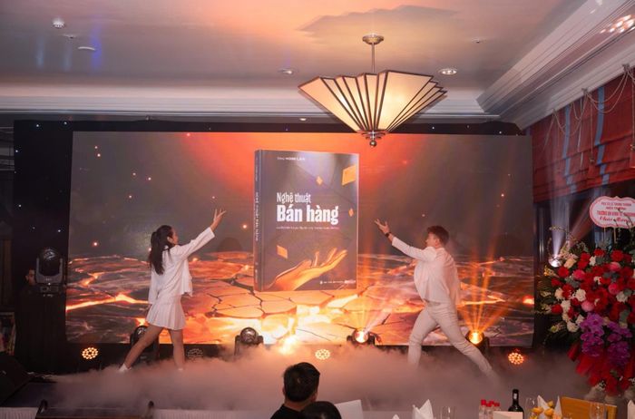 Lễ ra mắt sách Nghệ thuật bán hàng.