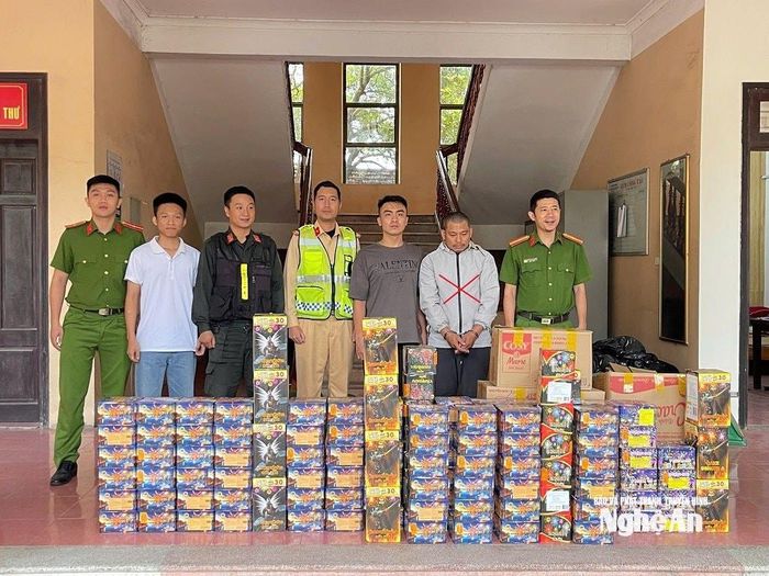 Đối tượng Nguyễn Văn Lâm và tang vật bị bắt giữ. Ảnh: Quỳnh Trang