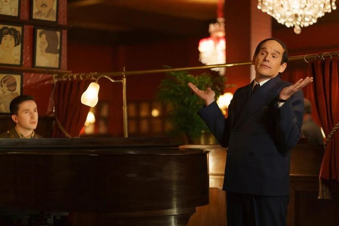Ethan Hawke trong vai Lorenz Hart. Ảnh: Sony Pictures Classics