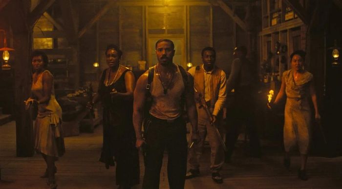 Michael B. Jordan (giữa) trong phim "Sinners". Ảnh: Warner Bros. Pictures