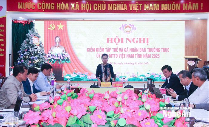 Quang cảnh hội nghị kiểm điểm tập thể và cá nhân Ban Thường trực Ủy ban MTTQ Việt Nam tỉnh. Ảnh: Mai Hoa