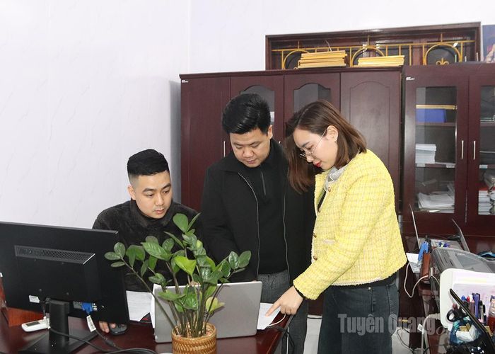 Cán bộ Ban Tổ chức Tỉnh ủy kịp thời tham mưu công tác bố trí, sắp xếp, luân chuyển cán bộ.