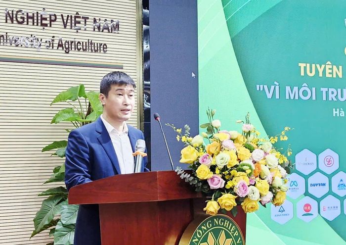 Tiến sĩ Hoàng Hiệp, Viện trưởng Viện Nghiên cứu tăng trưởng xanh, cho rằng Việt Nam đang đứng trước một dấu mốc quan trọng trong tiến trình thực hiện các cam kết tại COP26. Ảnh: Hoàng Sơn