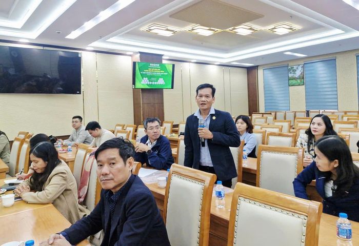 Một doanh nghiệp chia sẻ về hưởng ứng Chương trình vì môi trường xanh quốc gia trong quy trình sản xuất. Ảnh: Hoàng Sơn