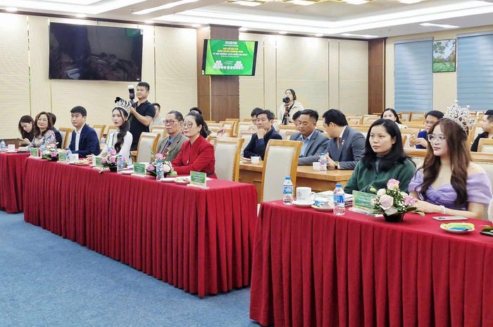 Các đại biểu dự hội nghị. Ảnh: Hoàng Sơn